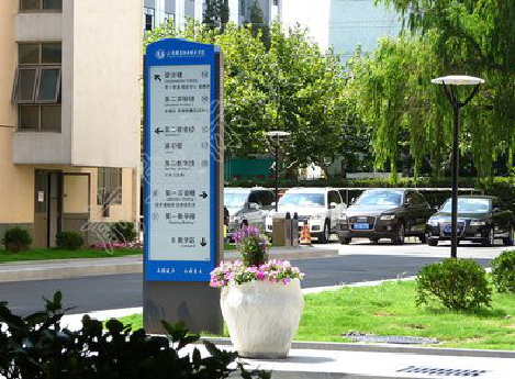  桐庐传统的学校标识系统有什么问题？